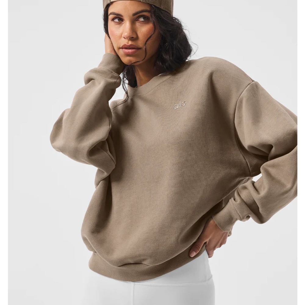 Alo Yoga Accolade crewneck size L in SOLD OUT Olive Tree